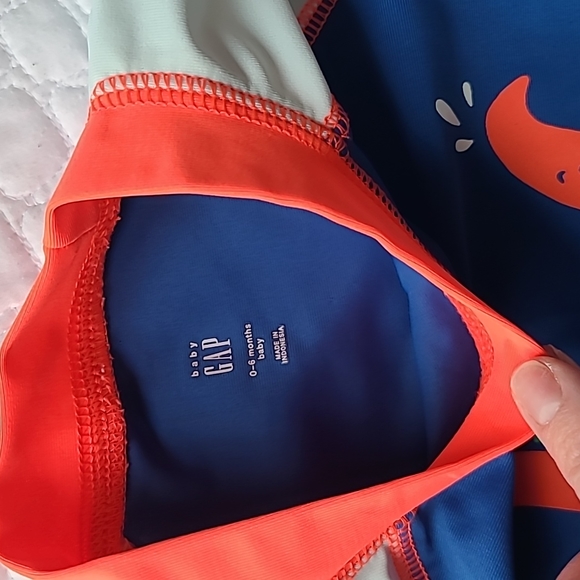 Baby Gap Rashguard and Swim Trunks - Picture 6 of 6